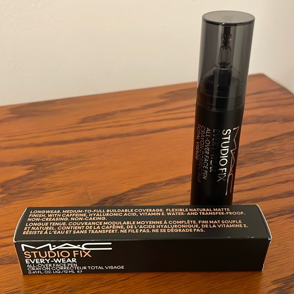 BNIB!  MAC STUDIO FIX EVERY-WEAR ALL-OVER FACE PEN shade NW 20.